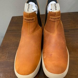 Men’s Xtratuf Legacy Leather Chelsea Boot Size 8 - Cathay Spice NWB